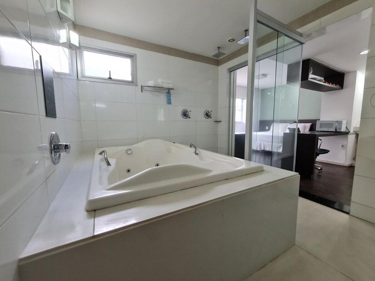 Jacuzzi Privativa em Frente à Lagoa da Pampulha Belo Horizonte Esterno foto